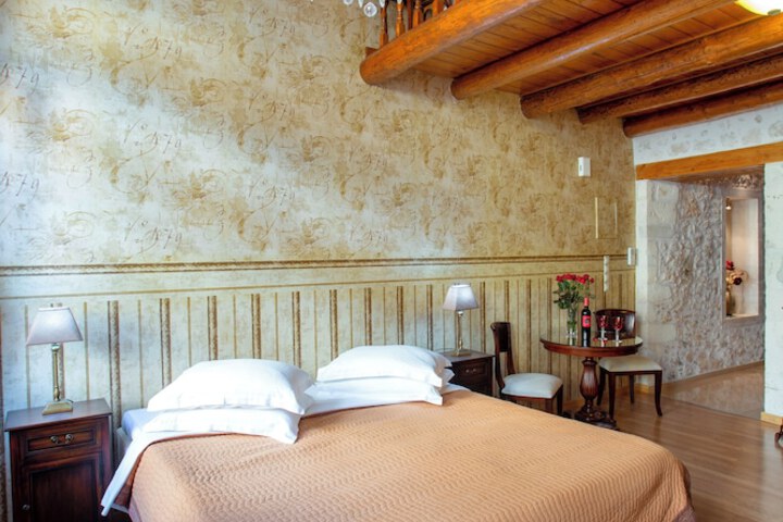 Room 42 of 76