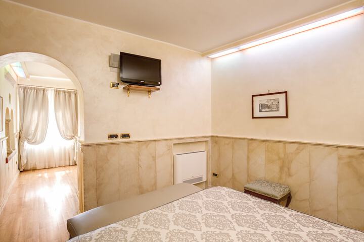Room 4 of 26