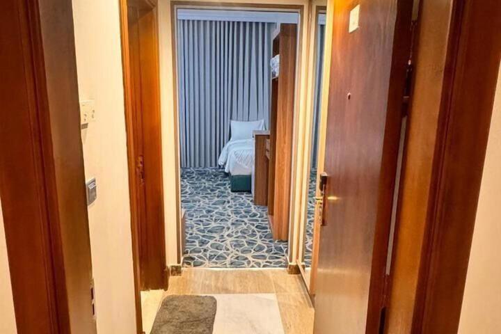 Room 15 of 32
