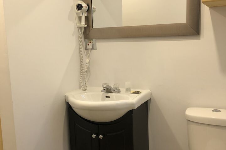 Room 65 of 73