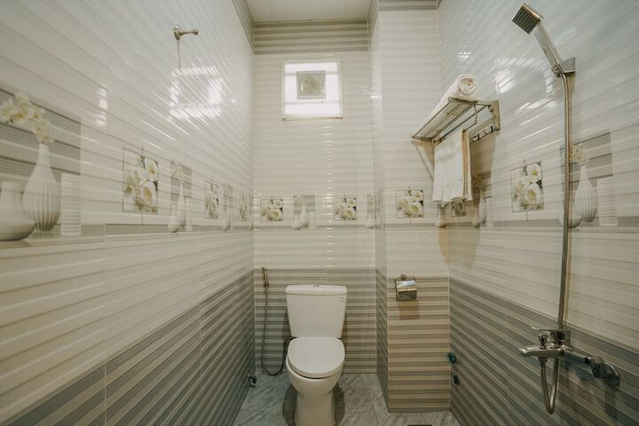 Room 50 of 66