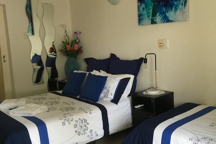Room 7 of 12