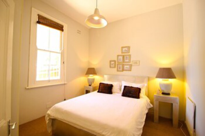 Room 7 of 19