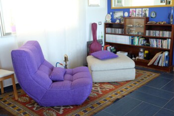Room 42 of 100