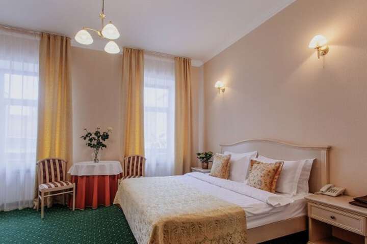 Room 12 of 62