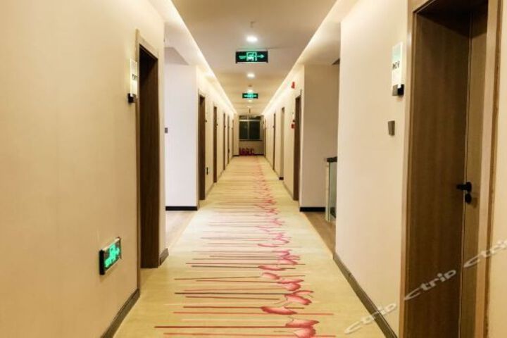 Hotel Interior 11 of 28