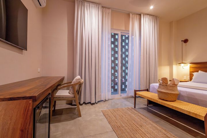 Room 7 of 70