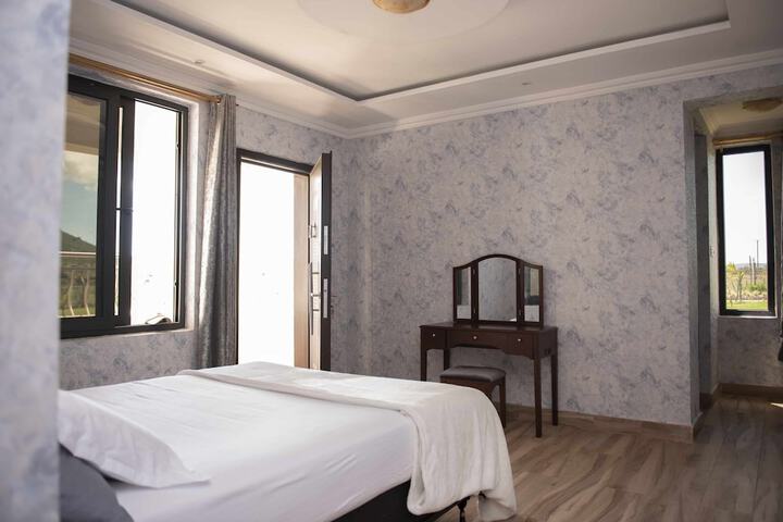 Room 3 of 64