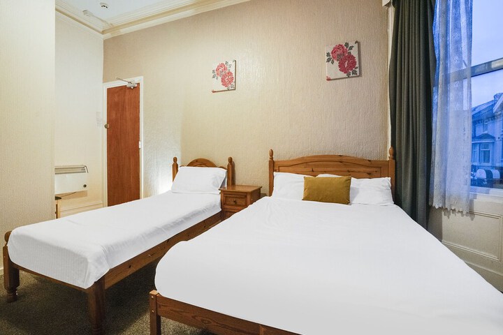 Room 18 of 21