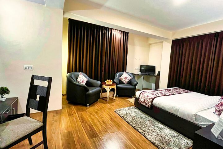 Room 2 of 21