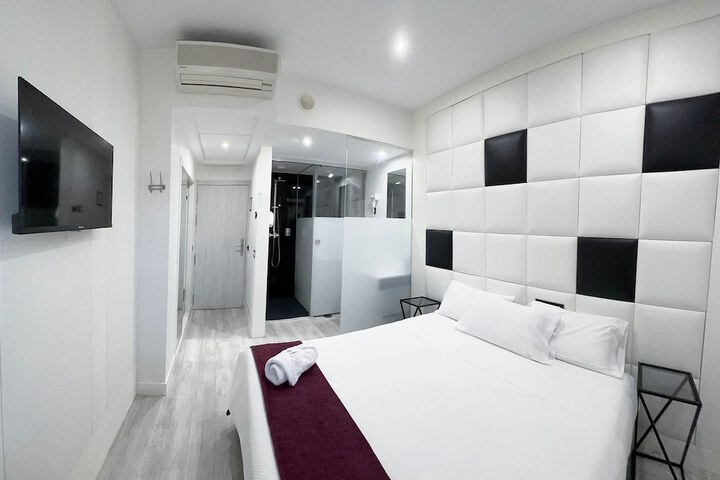 Room 14 of 64