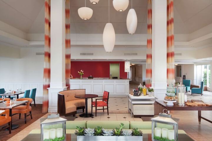Hilton Garden Inn Montreal Airport