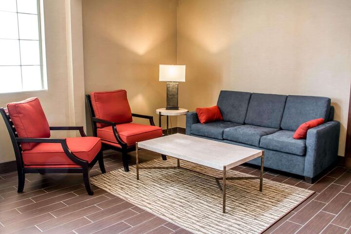 Entrance & Lobby