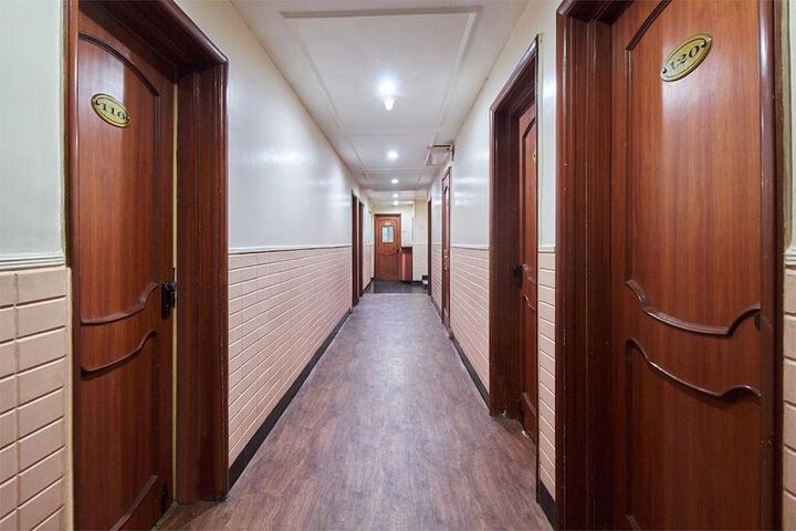 Entrance & Lobby