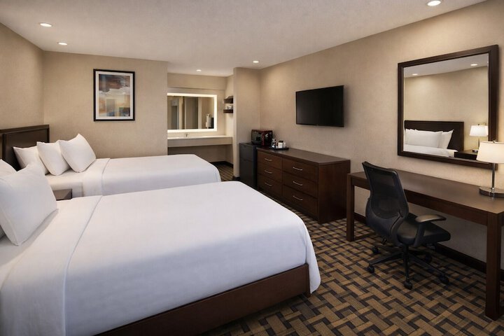 Room 2 of 6