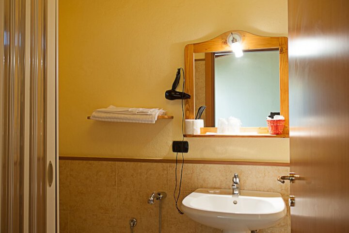 Room 35 of 49