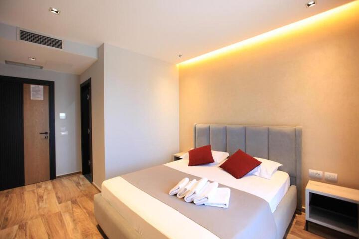 Room 87 of 143