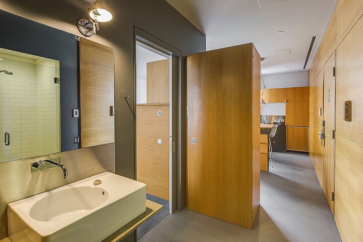 Room 45 of 118