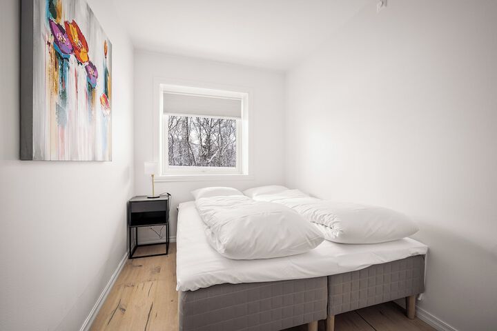 Room 4 of 49