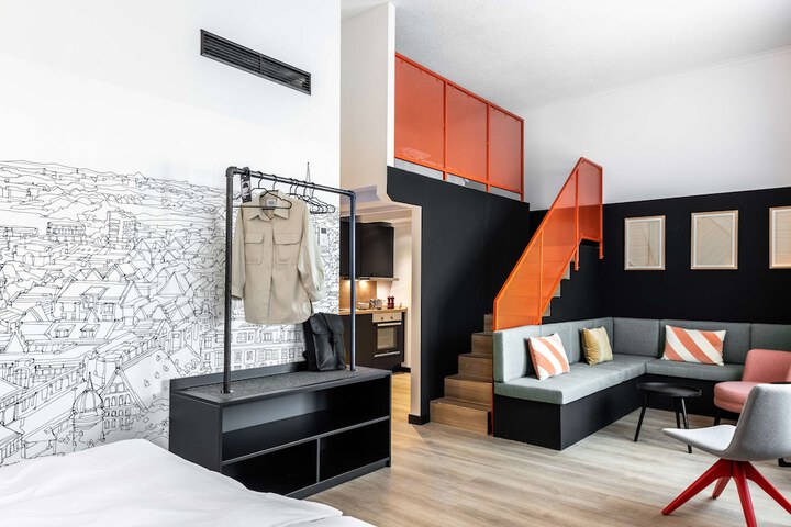 Room 14 of 50
