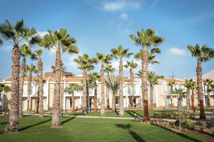 Hotel Exterior 87 of 90