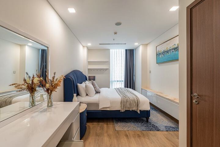 Room 26 of 243