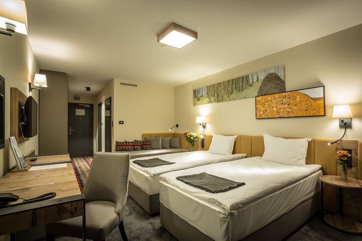 Room 6 of 78