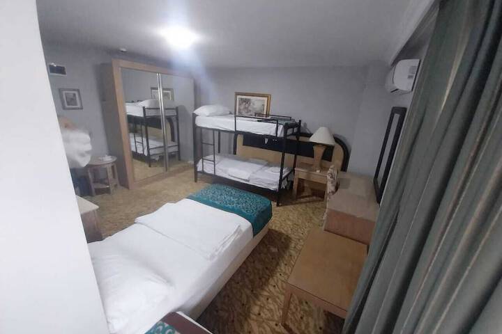 Room 92 of 116
