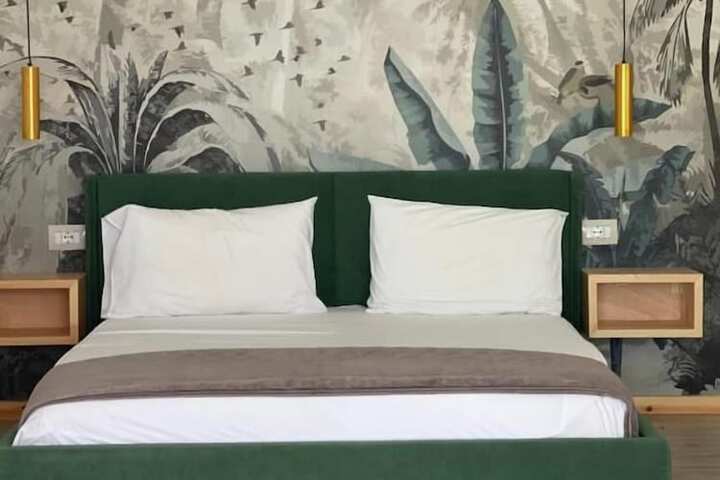 Room 2 of 12