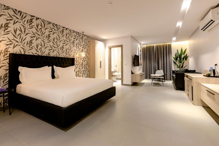 Room 16 of 86