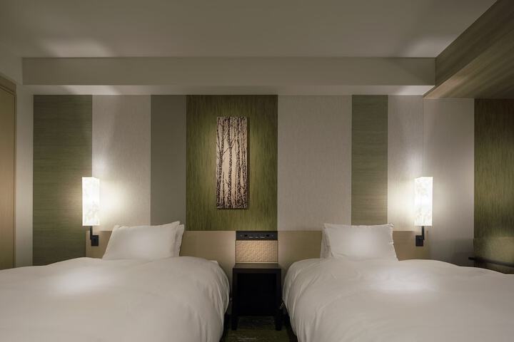 Room 10 of 122
