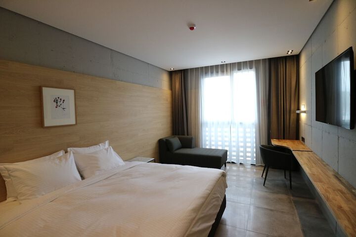 Room 7 of 43
