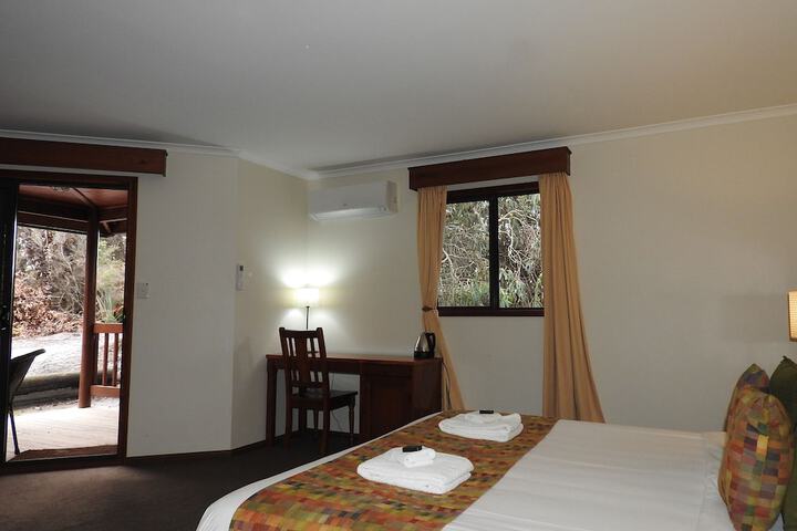 Room 3 of 35