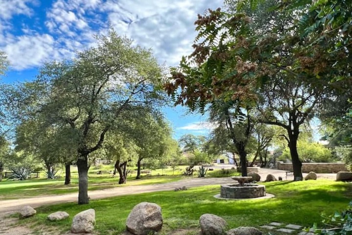 Hotel Exterior 137 of 155