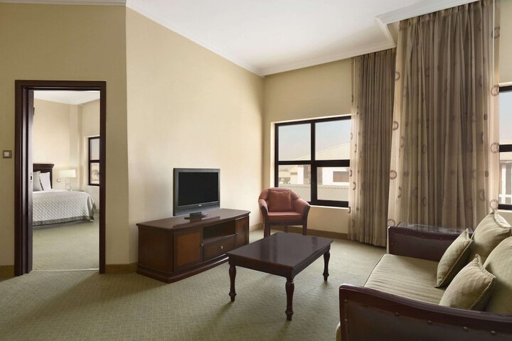 Room 25 of 90