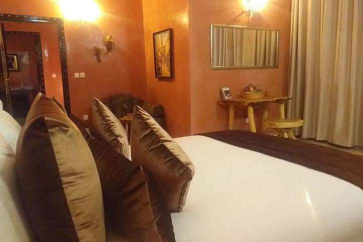 Room 17 of 80