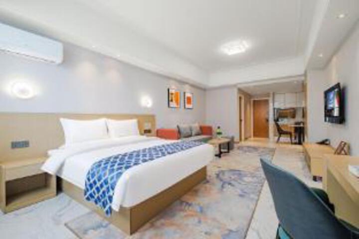 Room 9 of 9