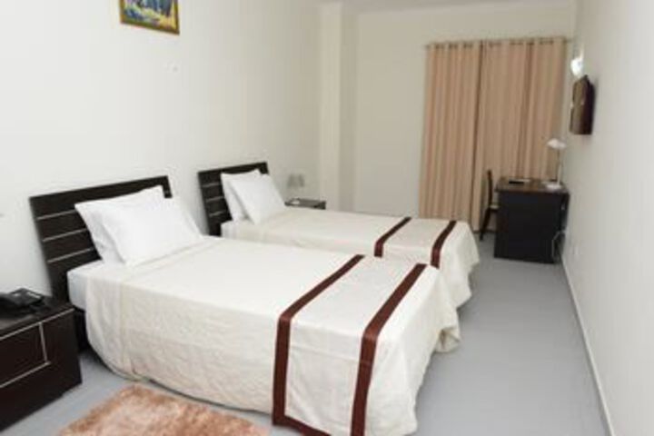 Room 2 of 6