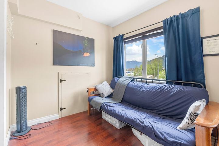 Room 15 of 83