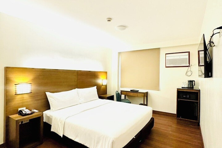 Room 3 of 13