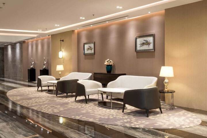 Hotel Interior 4 of 16