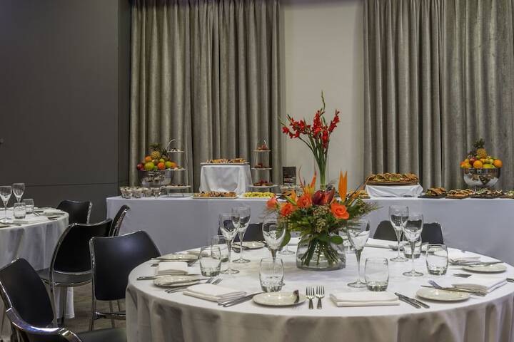 Ballroom/Hall 54 of 73