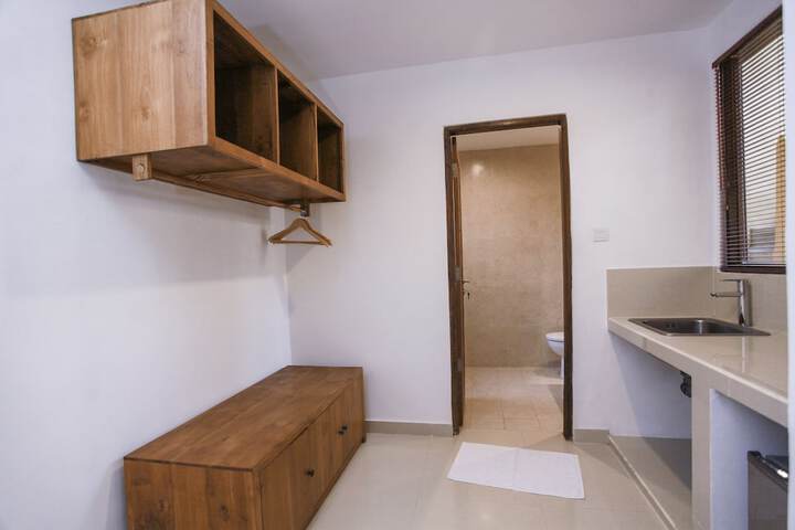 Room 9 of 42