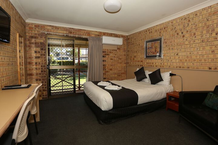Room 16 of 44