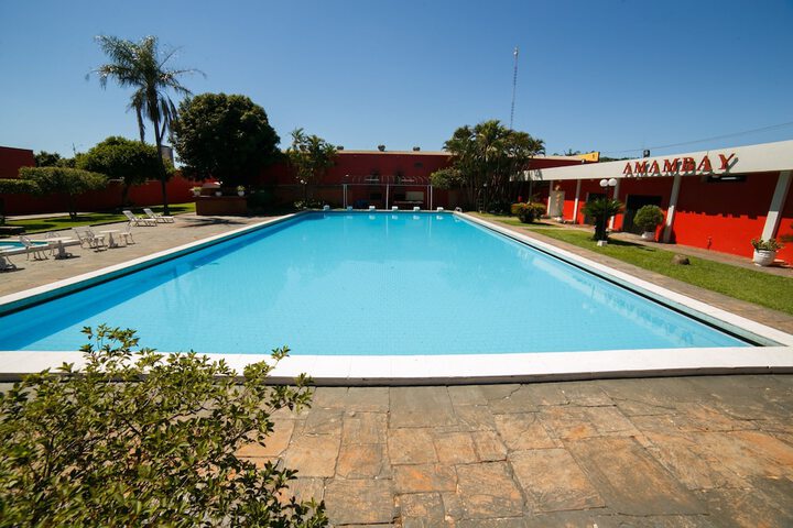 Pool 10 of 51