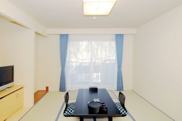 Room 12 of 35