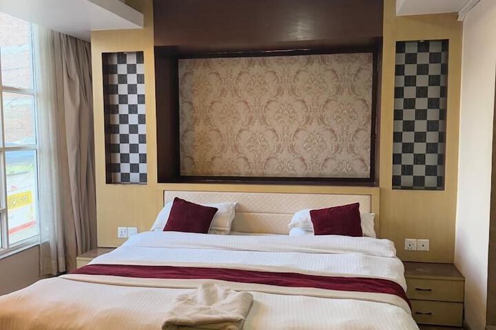 Room 8 of 21