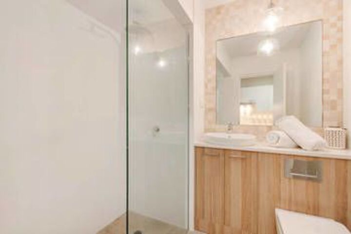 Room 3 of 6
