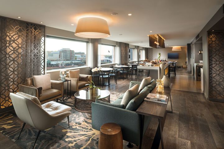 Lounge 65 of 70