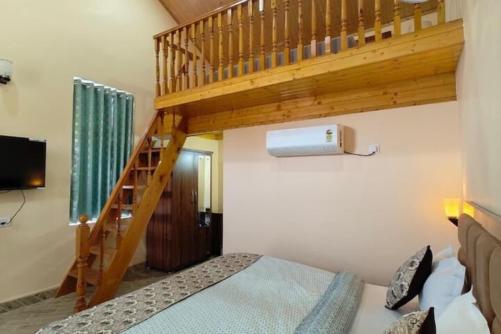 Room 13 of 38